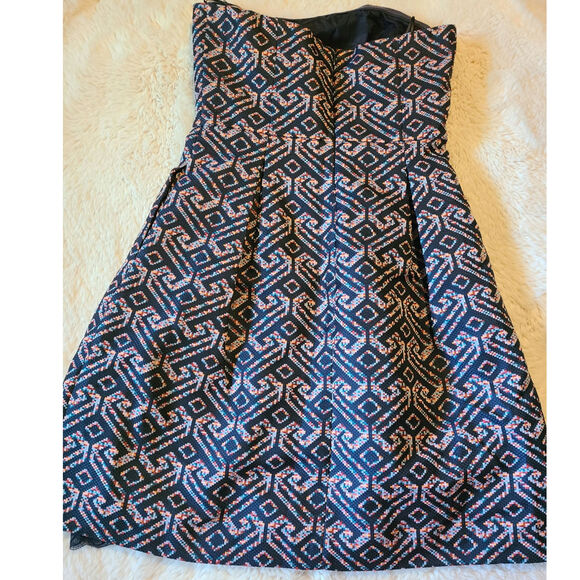 Trina Turk size 4 geometric strapless dress NWT pockets - Picture 3 of 5